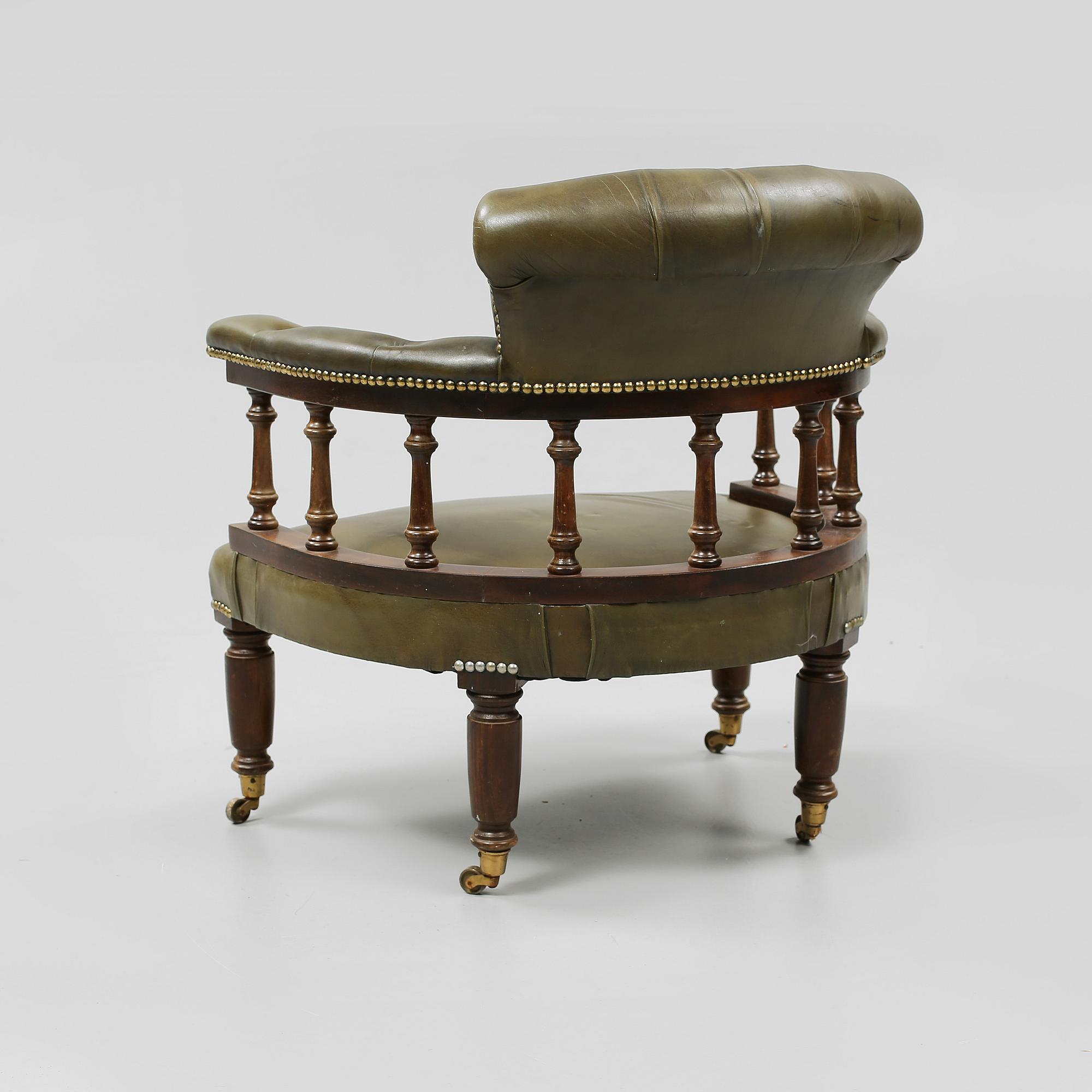 FÅTÖLJ, engelsk stil, 1900-talets andra hälft.