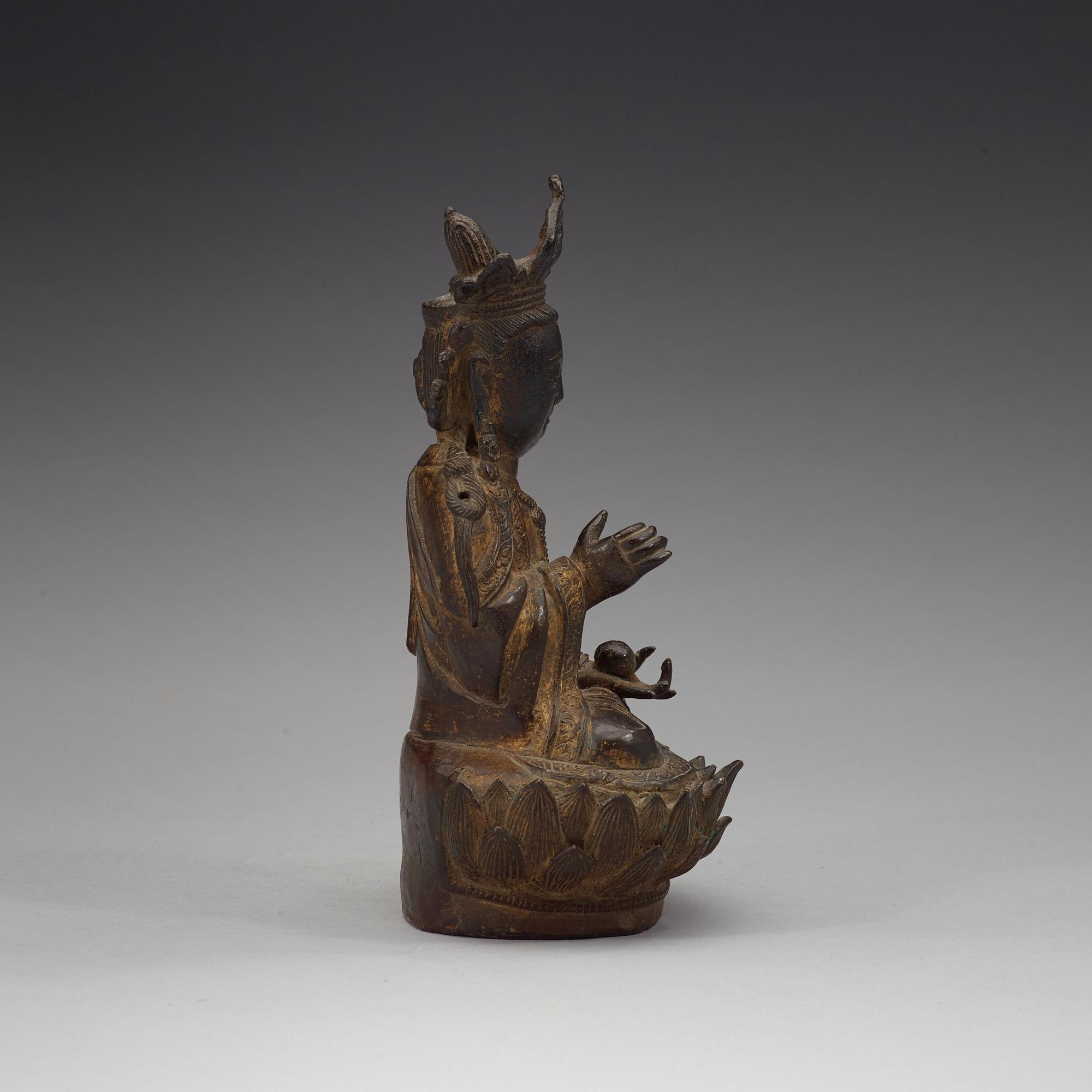 GUANYIN, brons. Sen Mingdynasti (1368-1644).
