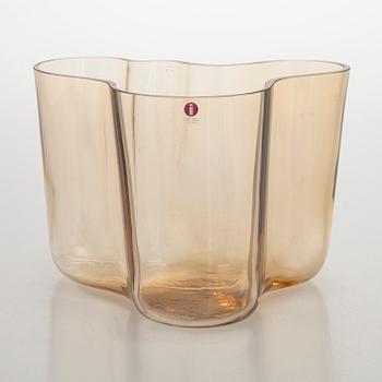 vas, "3030", signerad Alvar Aalto Iittala 1936-1996.