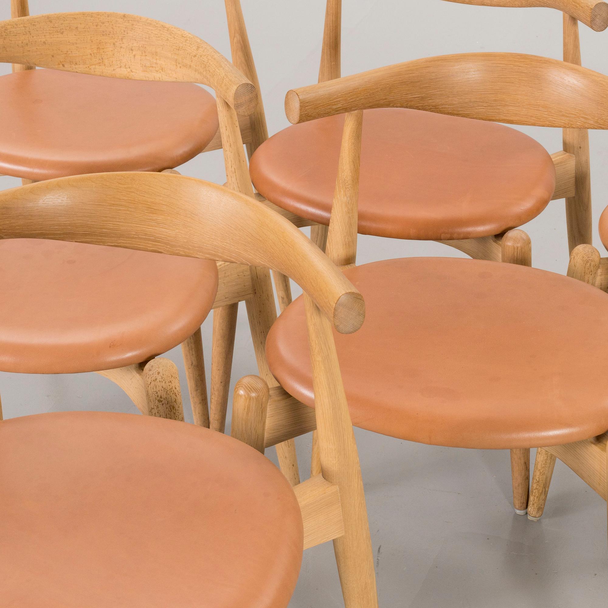 HANS J. WEGNER, stolar 6 st, "CH 20", för Carl Hansen & Søn.