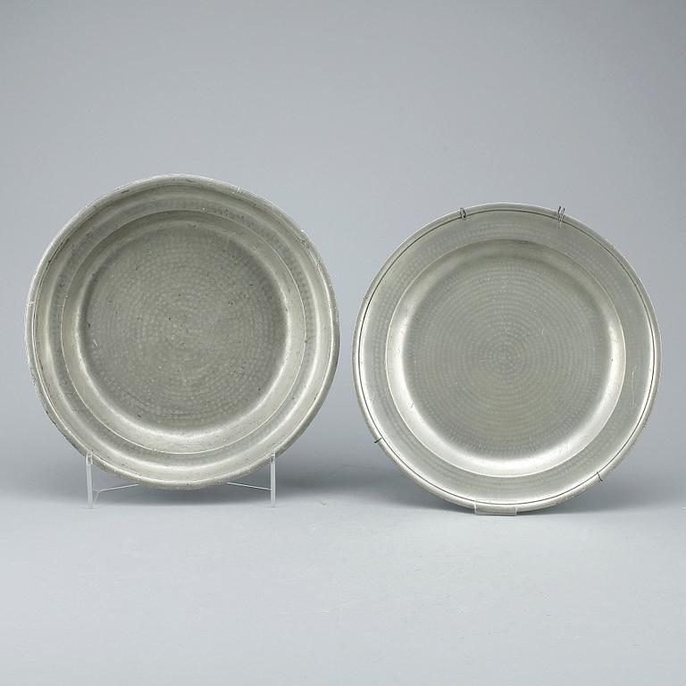 FAT, 2 st, tenn, otydliga mästarstämplar, 1800-tal.