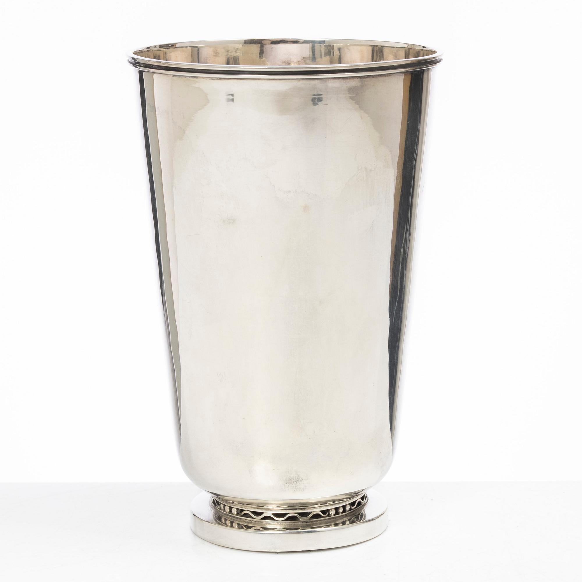 Helge Lindgren, bägare, silver, firma K Andersson, Stockholm 1943.