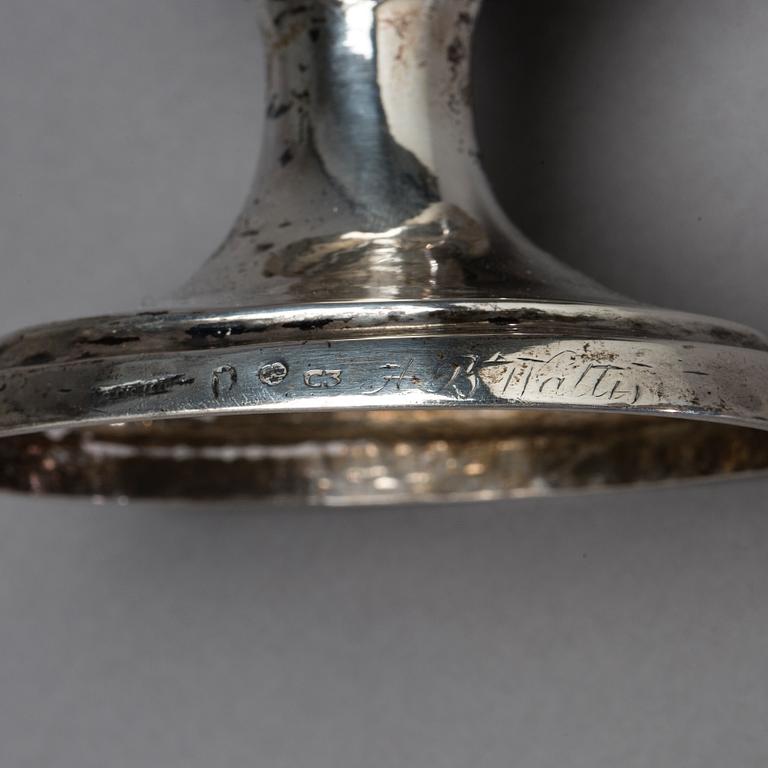 A Swedish early 19th century silver hand-jug and dish, mark of Pehr Zethelius, Stockholm 1809.