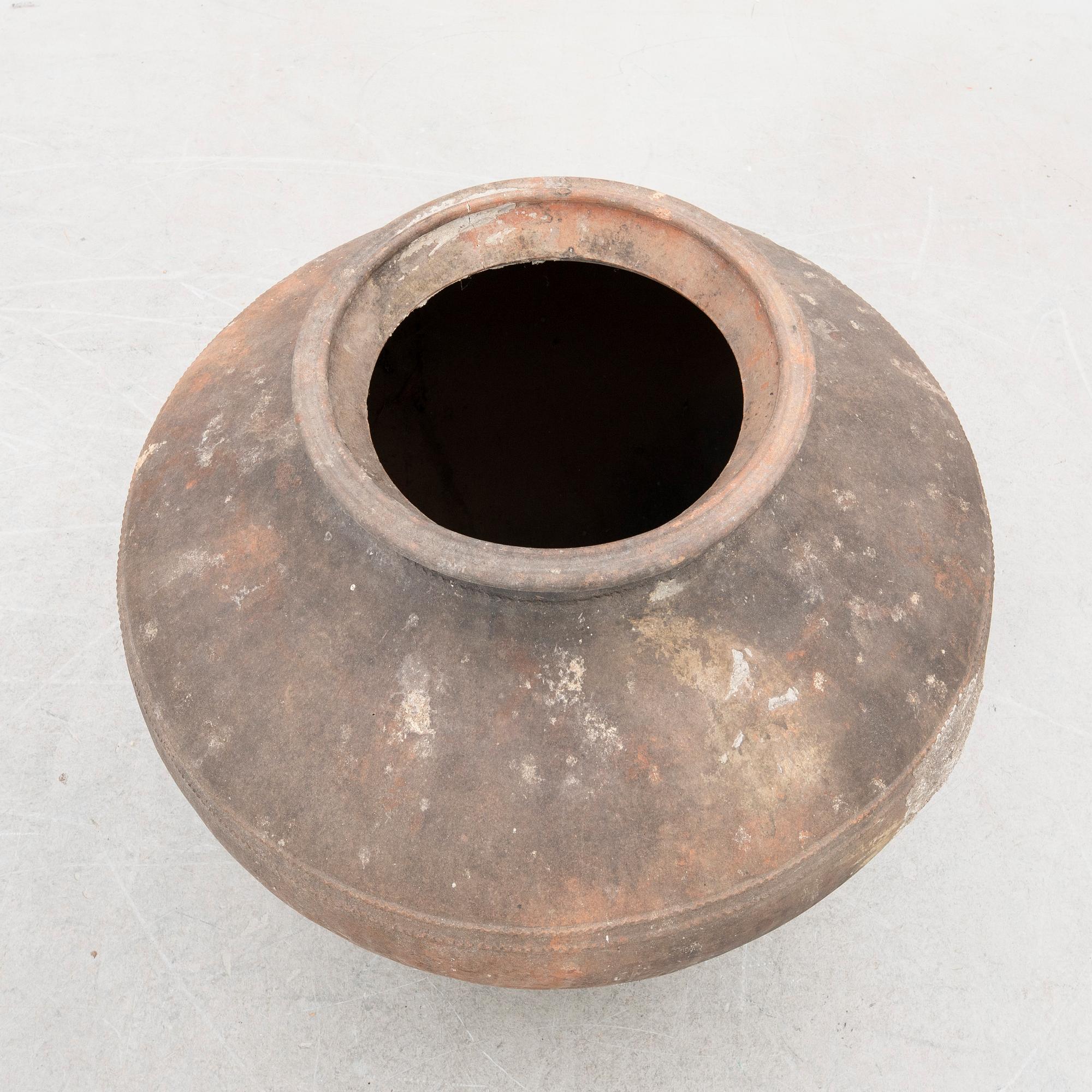 Trädgårds/ golvurna, keramik.