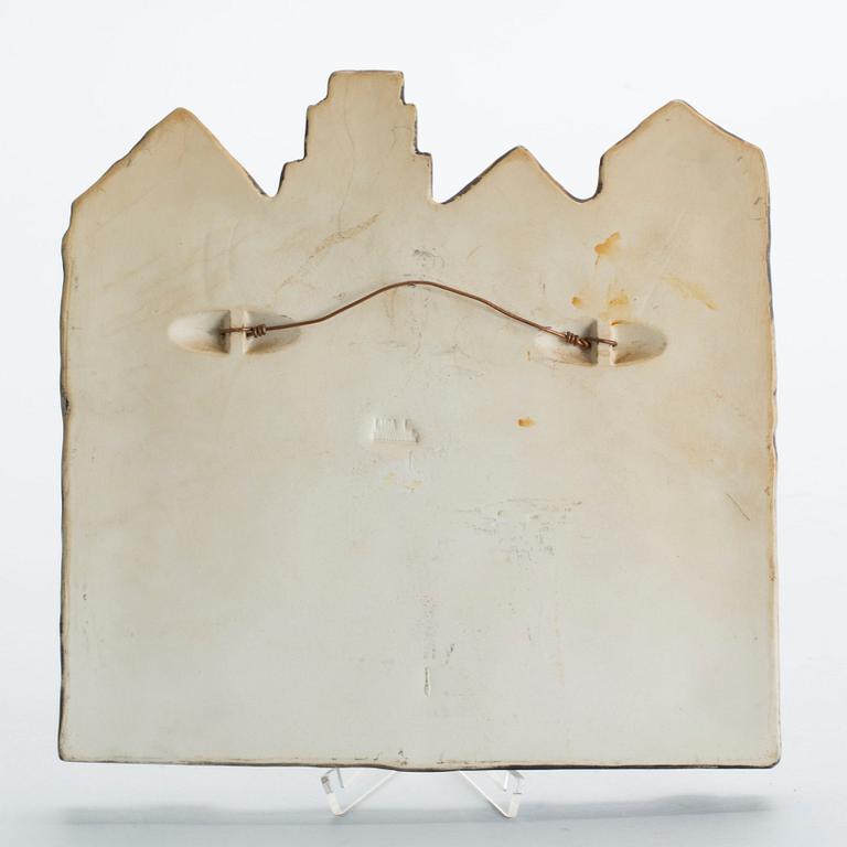 VÄGGPLATTA, Lisa Larson, Gustavsberg, "Gamla stan". Tillverkad 1963-1978.