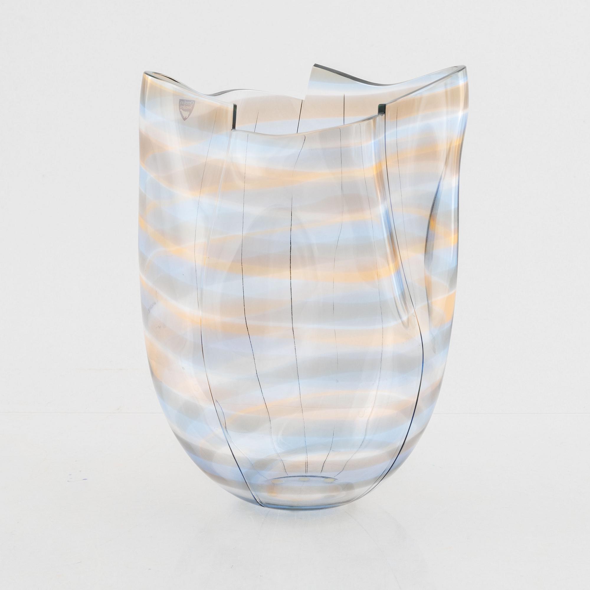 Gunnar Cyrén, a glass vase, Orrefors 1985.