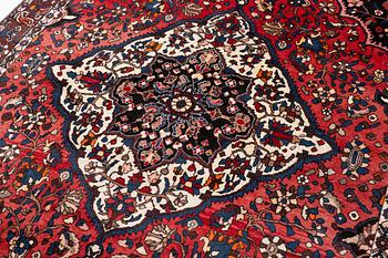 A Bakhtiari carpet, c. 310 x 210 cm.
