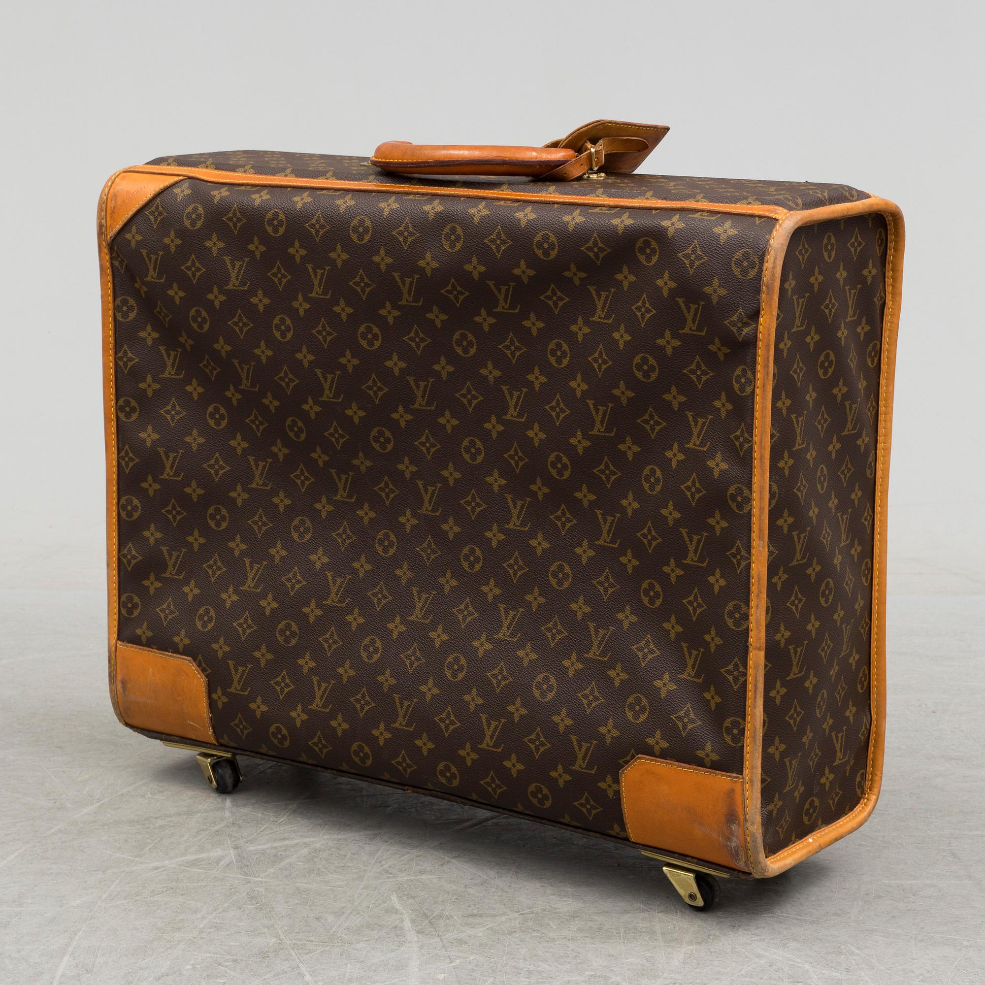LOUIS VUITTON, resväska på hjul, 1980-tal.