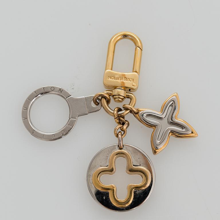 LOUIS VUITTON, nyckelringar 3 st samt plånbok.