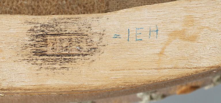 TABURETTER, 2 st snarlika, gustavianska, sign. Johan Erik Höglander.