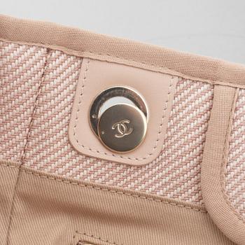 Chanel, "Deauville" Shopping tote, 2020.