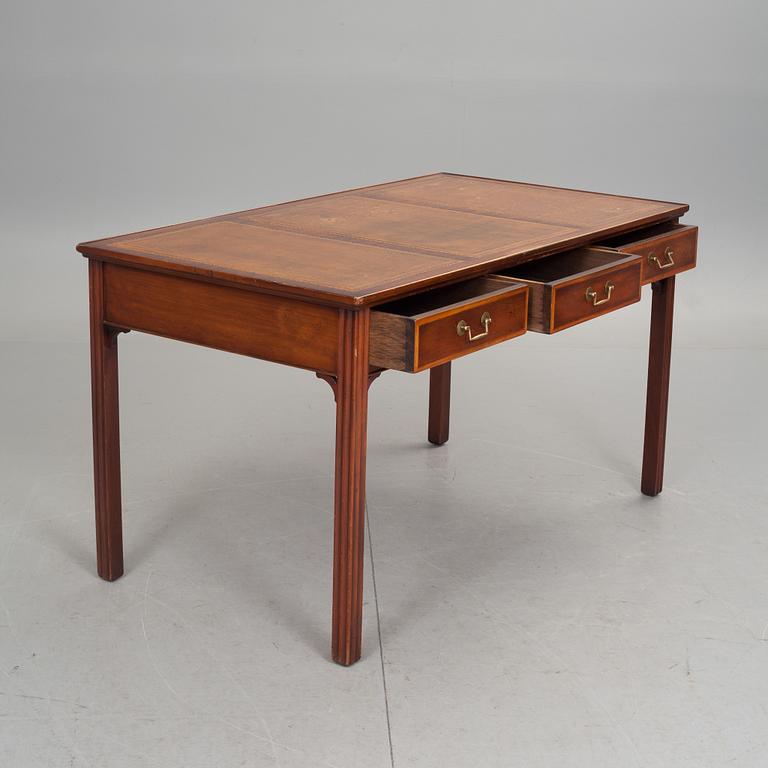 SKRIVBORD, engelsk stil, 1900-tal.