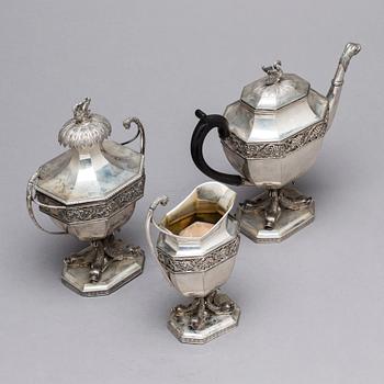 KAFFESERVIS, 3 delar, icke identifierad mästarstämpeln, Hamburg c:a 1900, silver, empirestil.