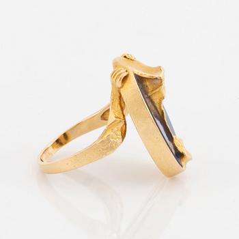 Lapponia ring design Björn Weckström 18K guld med opal.