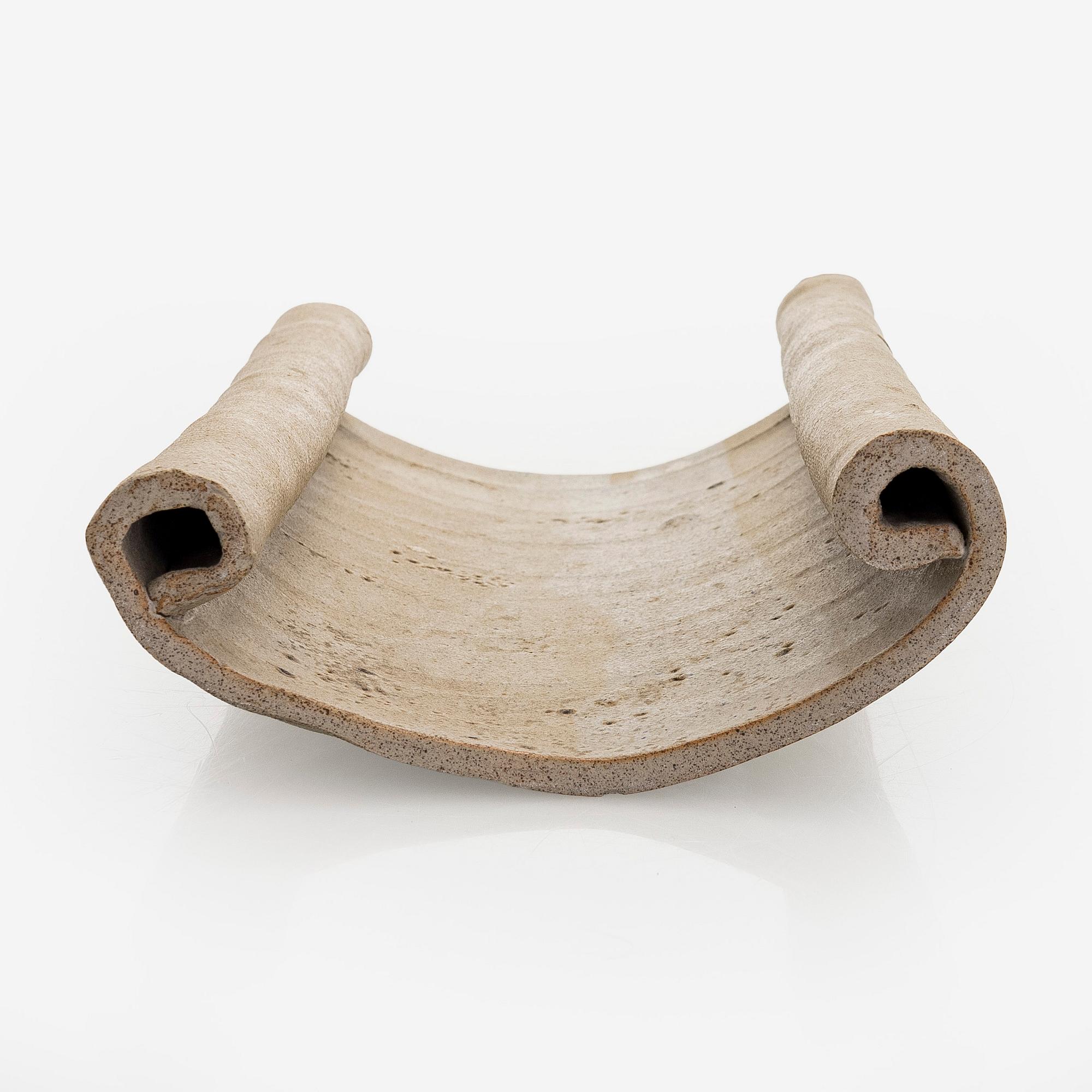 Kyllikki Salmenhaara, veistos, kivitavaraa, "Kierre", signeerattu KS.