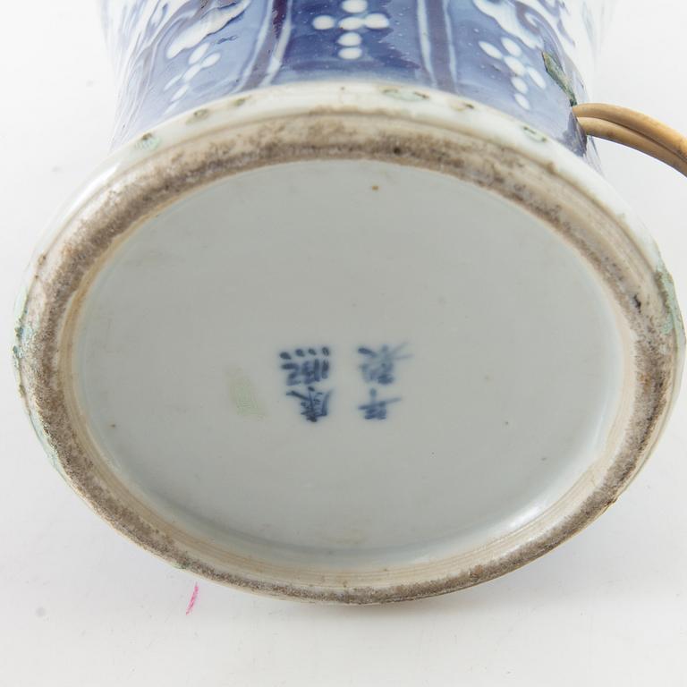 Table lamp/Vase China 20th century porcelain.