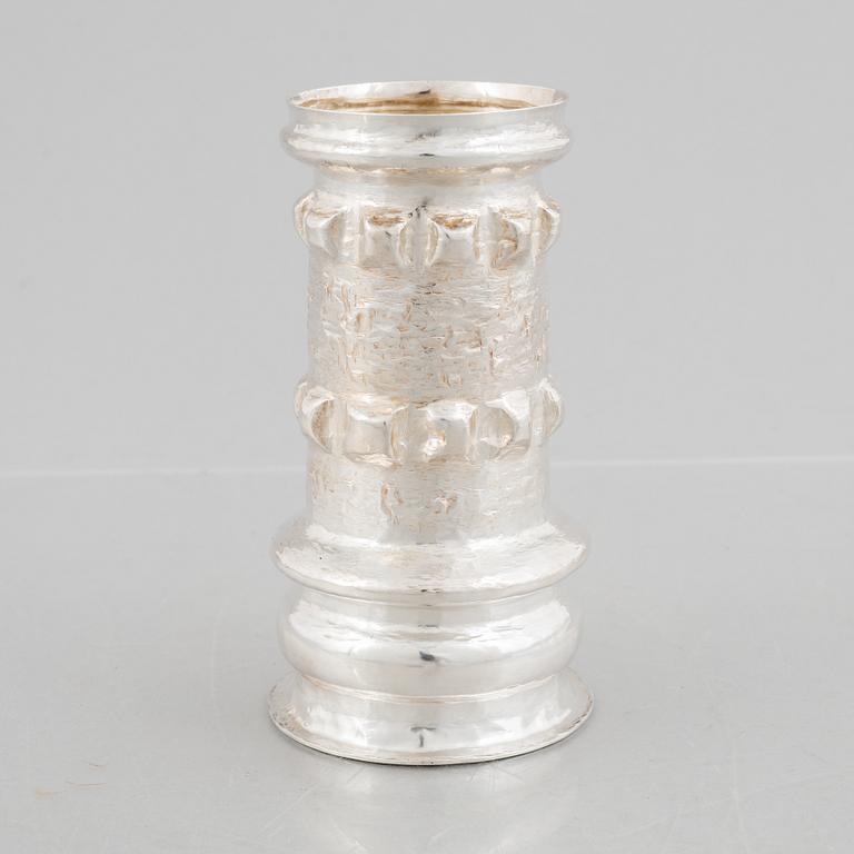 A sterling silver vase, mark of Lars Arby, Gothenburg, Sweden, 1973.