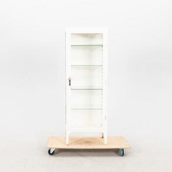 Läkarskåp Mellaneuropa 1900-talets mitt.