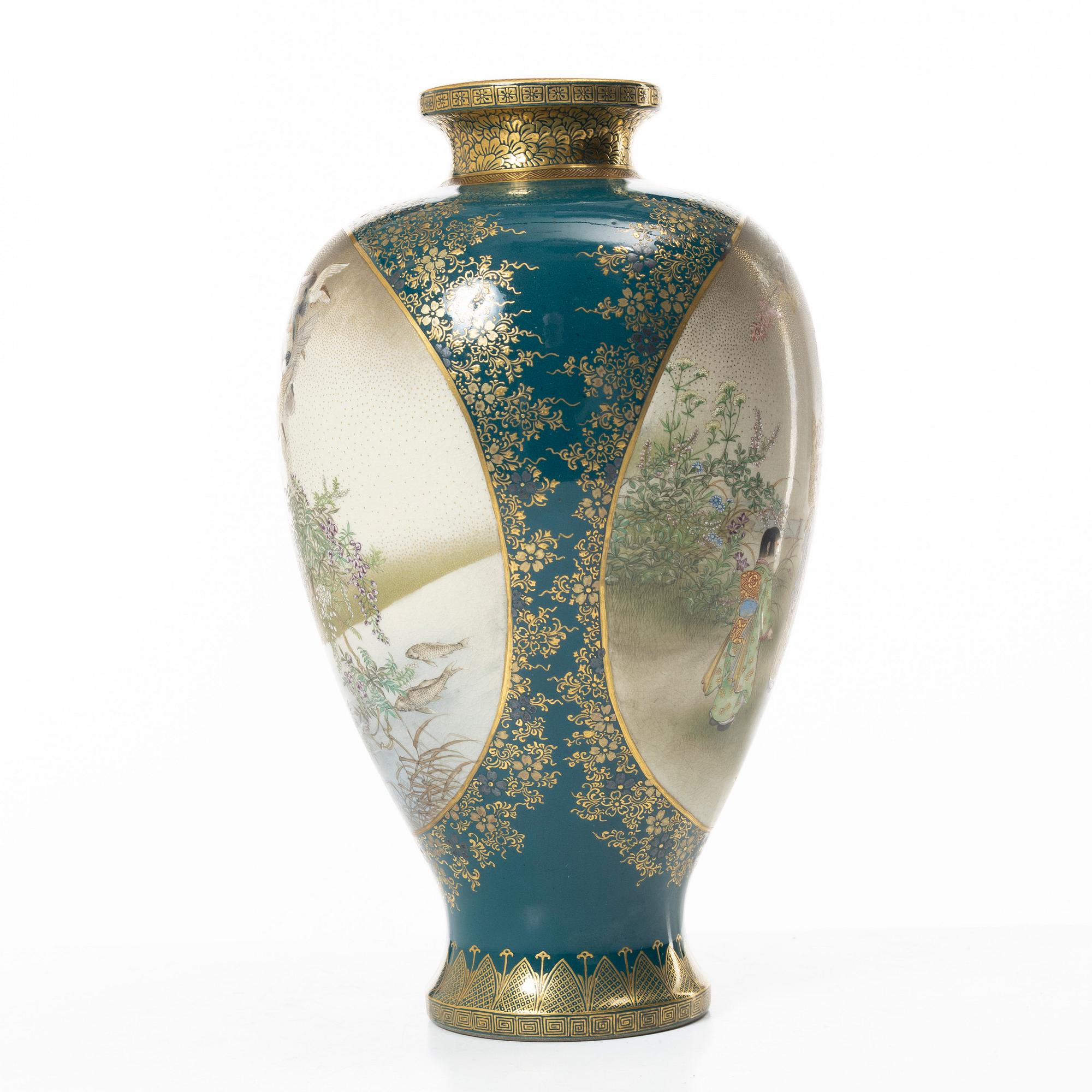 A Japanese Satsuma vase, first part of the 1900s.