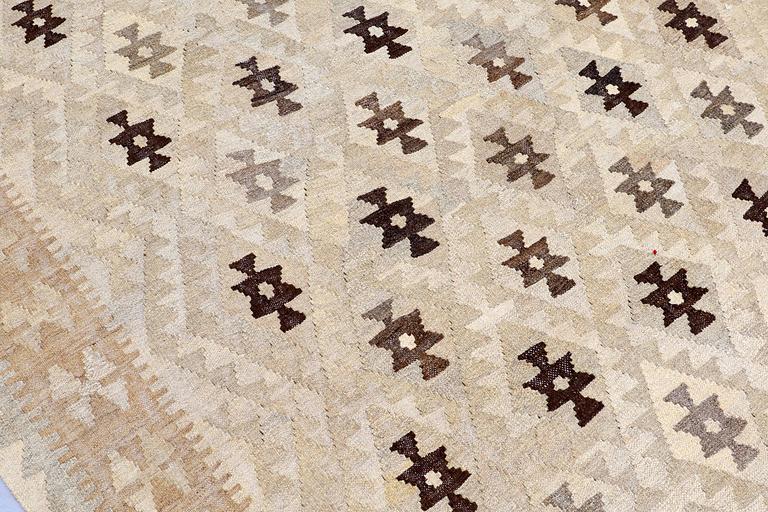 MATTA. Kelim, ca 298 x 190 cm.