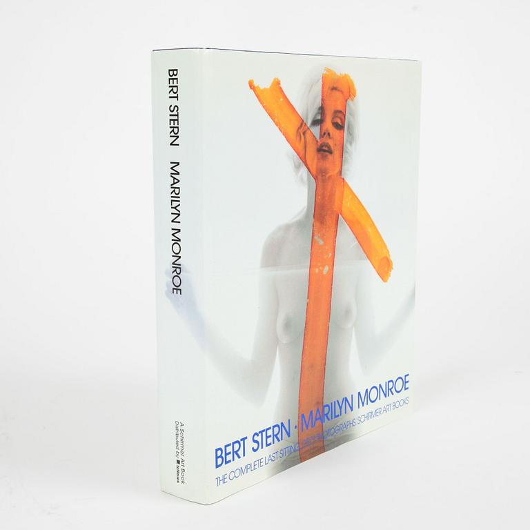 Bert Stern, "Bert Stern: Marilyn Monroe: The Complete Last Sitting", 2000.