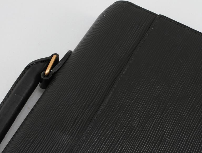 PORTFÖLJ, "Serviette conseiller ambassadeure Epi", Louis Vuitton.