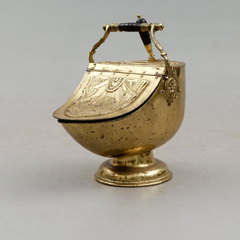 KOLBOX, mässing, England, omkring år 1900.