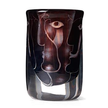 6. Ingeborg Lundin, an Ariel glass vase "Faces", Orrefors, Sweden 1975.