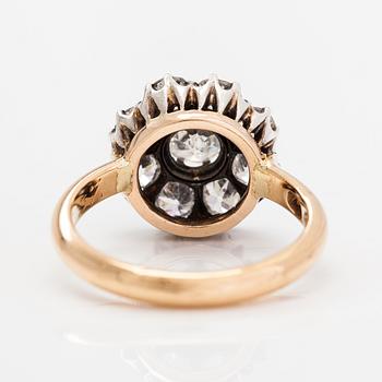 An 18K gold ring with old-cut diamonds ca. 1.80 ct in total. Finland 1932.