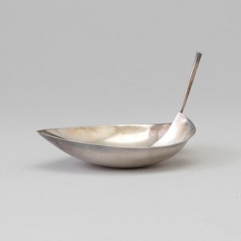 TAPIO WIRKKALA, skål, silver, Kultakeskus OY, Hämeenlinna, Finland, 1958.