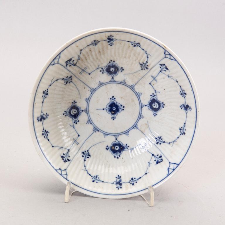 A 24 pcs Musselmalet service from Royal Copenhagen Denmark porcelain first half of the 20th century.