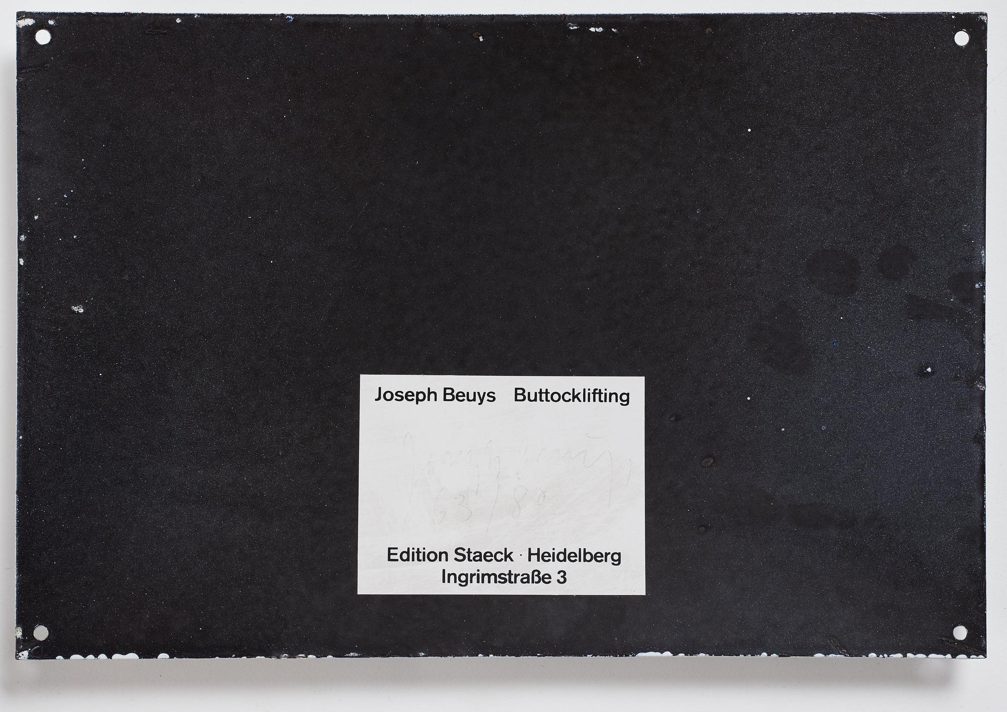 Joseph Beuys, "Buttocklifting".