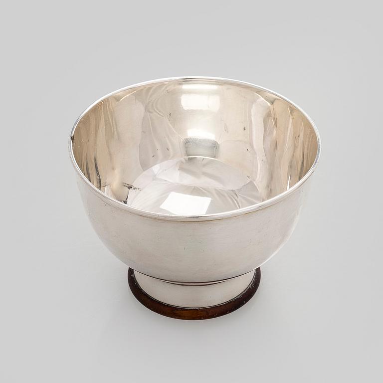 Tapio Wirkkala, a silver and teak cream jug and sugar bowl, Kultakeskus, Hämeenlinna 1959.