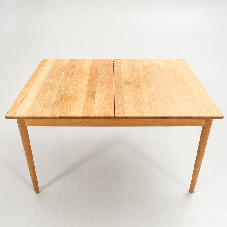 Nirvan Richter, dining table, Norrgavel.