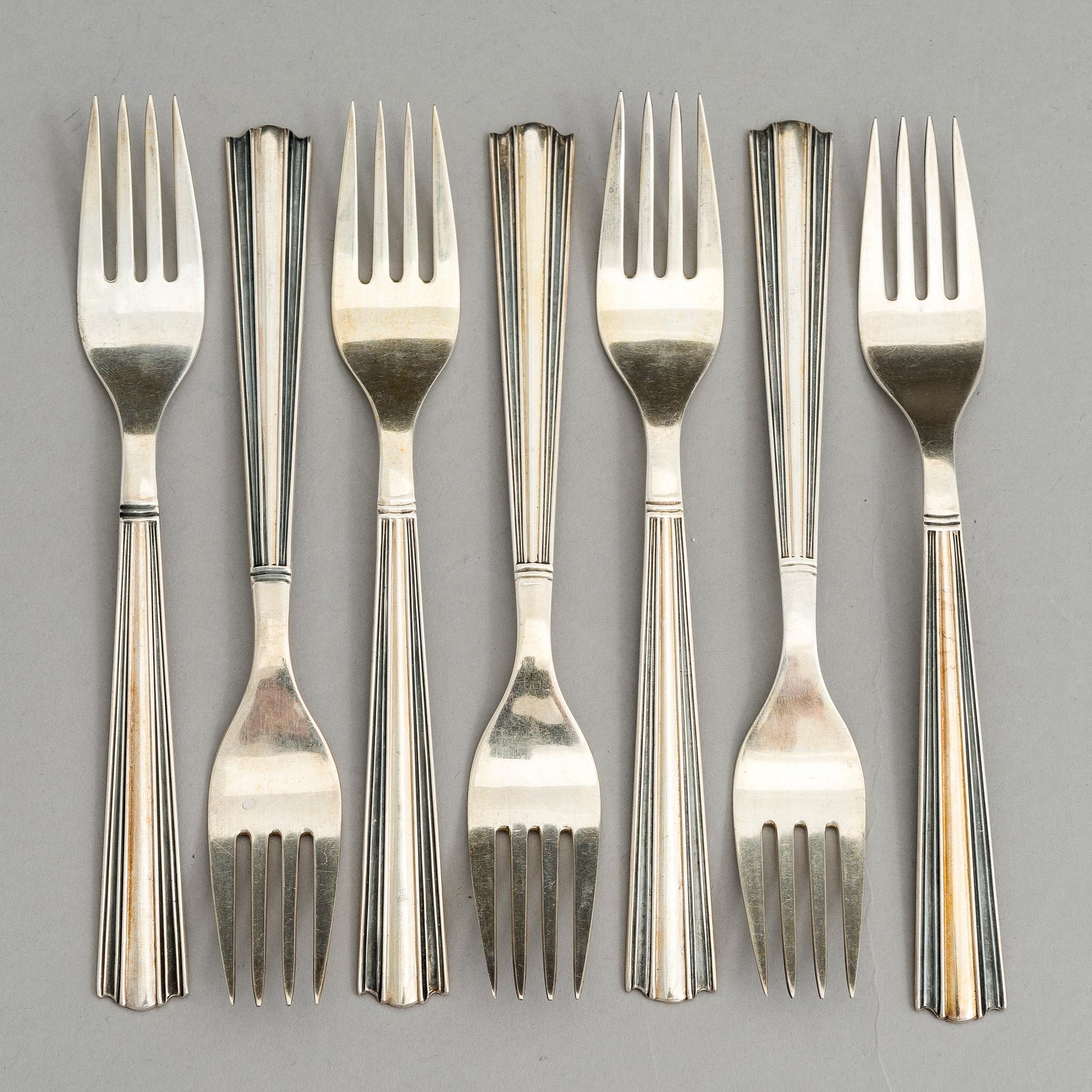 HOLGER RASMUSSEN, ATERIMIA ja LASINALUSIA, 56 osaa, hopeaa 916/925, "Margit", Hopeatehdas oy, Helsinki 1960-luku.