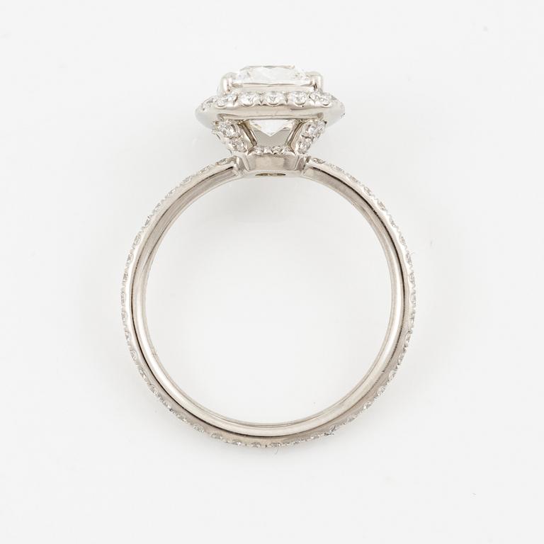 Harry Winston, Ring "The One", platinum with cushion-shaped diamond 1.53 ct.