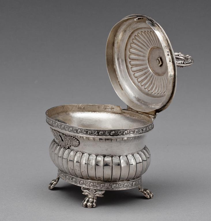 SOCKERSKRIN, silver, Gustaf Folcker, Stockholm, 1836. Vikt: ca 355 gram.