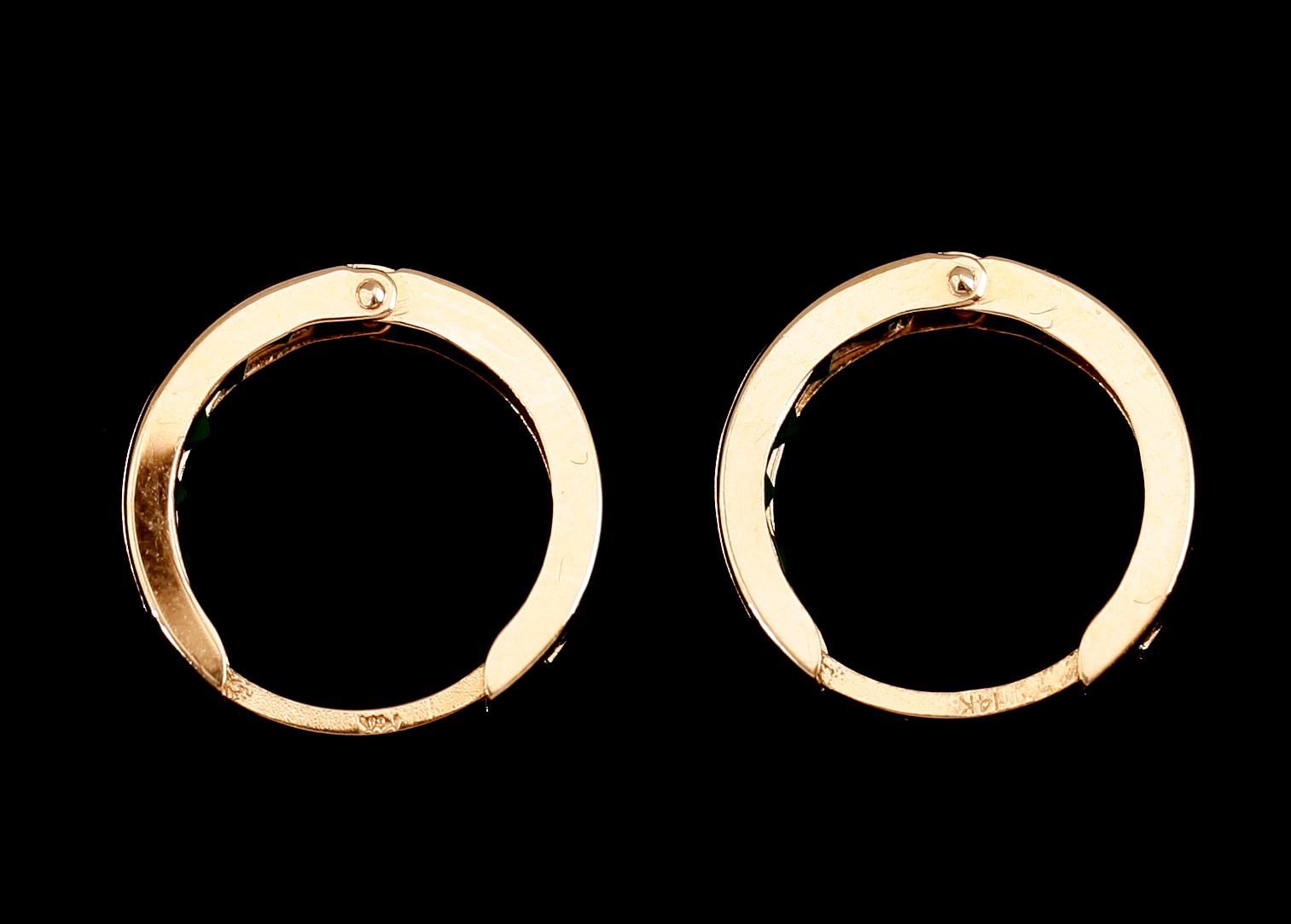 ÖRHÄNGEN, 1 par, 14 k guld, smaragder tot ca 0.80 ct.