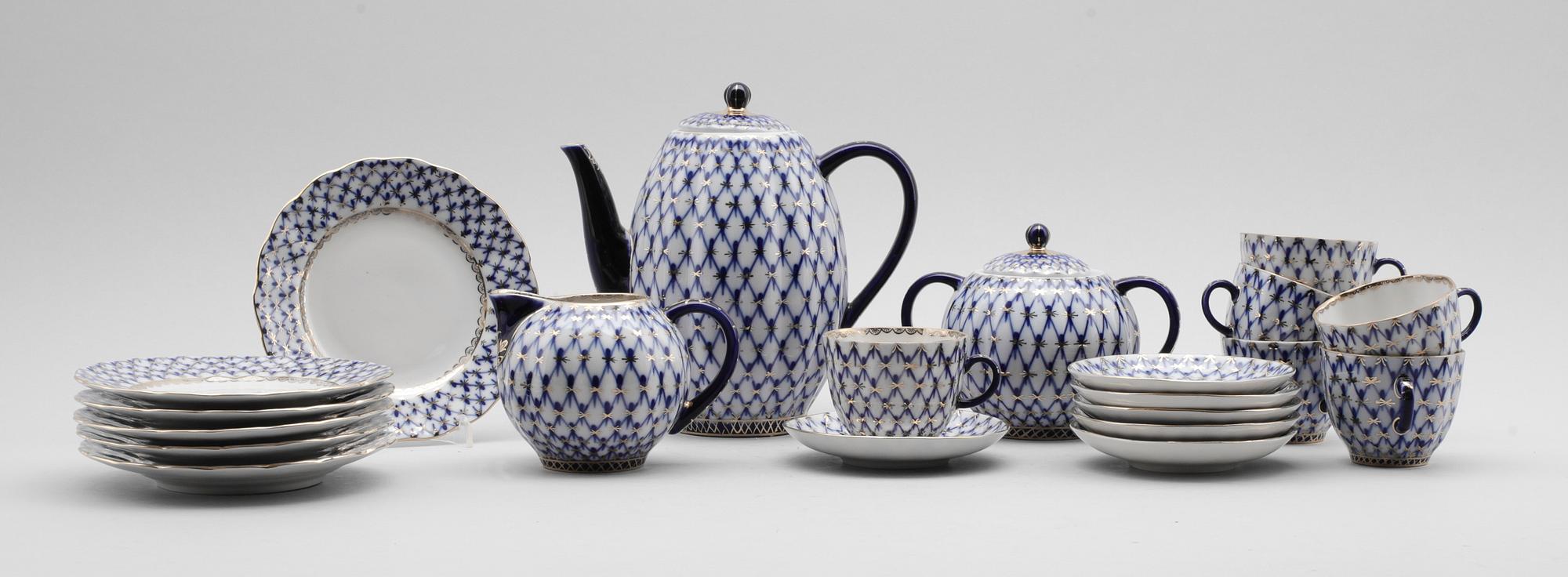 KAFFESERVIS, 15 delar, porslin, Lomonosov, Ryssland, 1900-talets andra hälft.