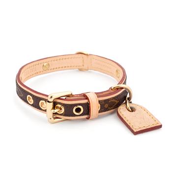 LOUIS VUITTON a monogram canvas dog collar