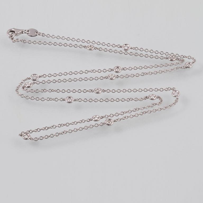 COLLIER, 18K vitguld med 15 briljantslipade diamanter ca 0.42 ct, Milano, Italien. Vikt 4,9 gram.