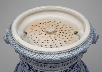 BEHÅLLARE, stengods, nyrenässans, sekelskiftet 1800/1900.