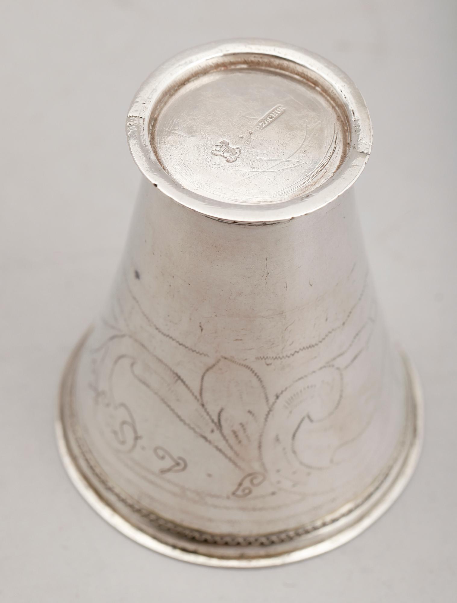 BÄGARE, silver, Paul Zachun, Norrköping 1722-1750. Vikt ca 90 g.