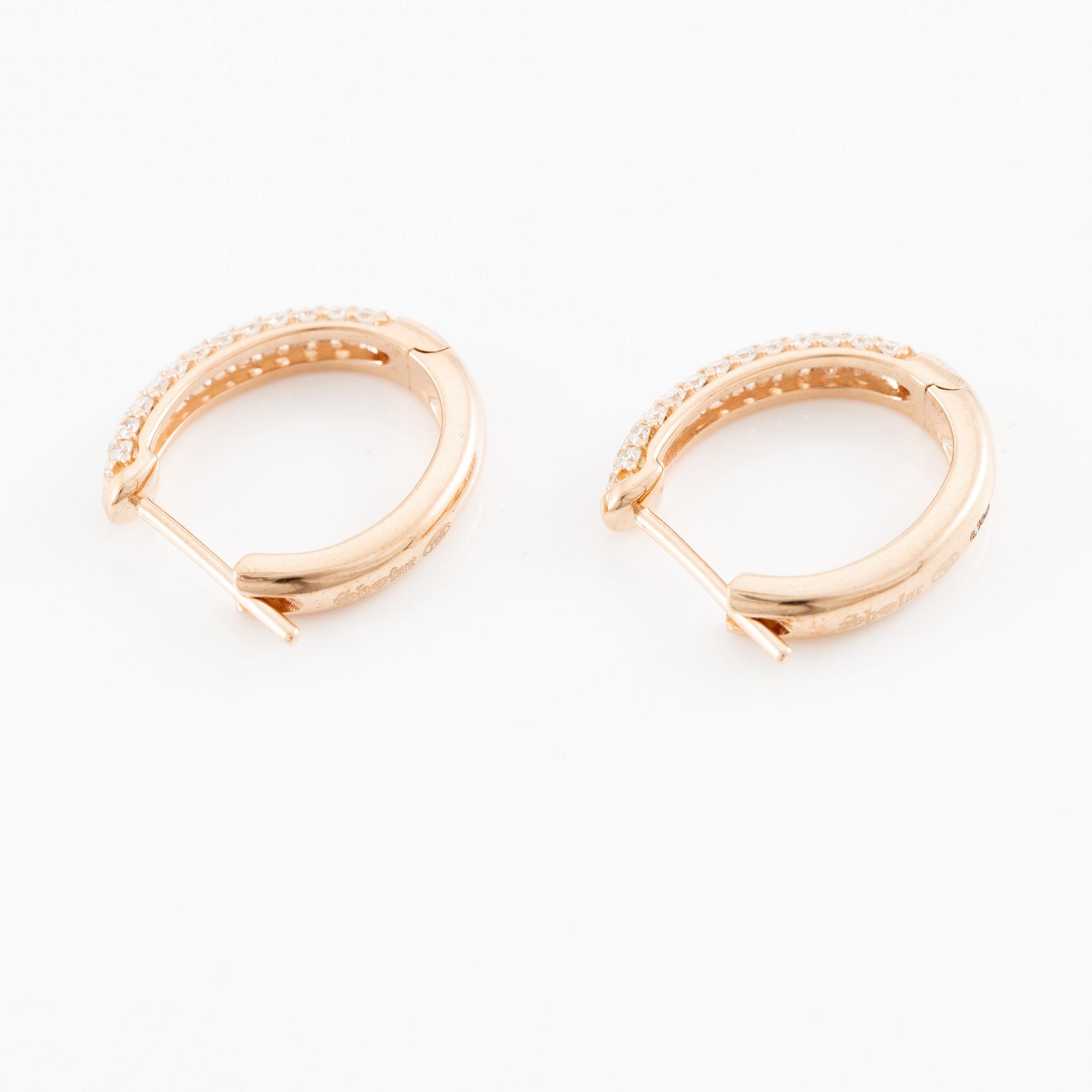 Örhängen, kreoler, 18K guld med briljantslipade diamanter.