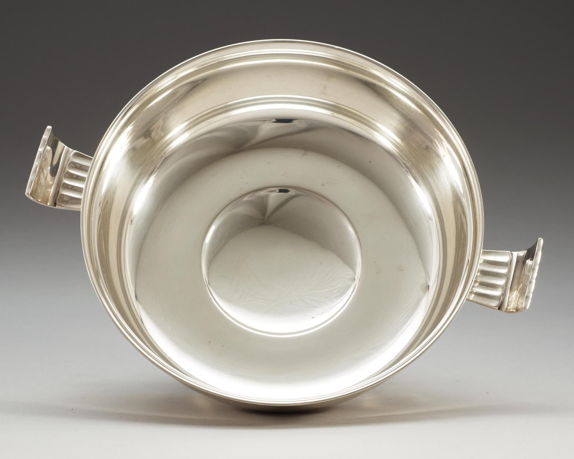 A silver bowl possibly designed by Sylvia Stawe, C.G Hallberg Stockholm 1930.