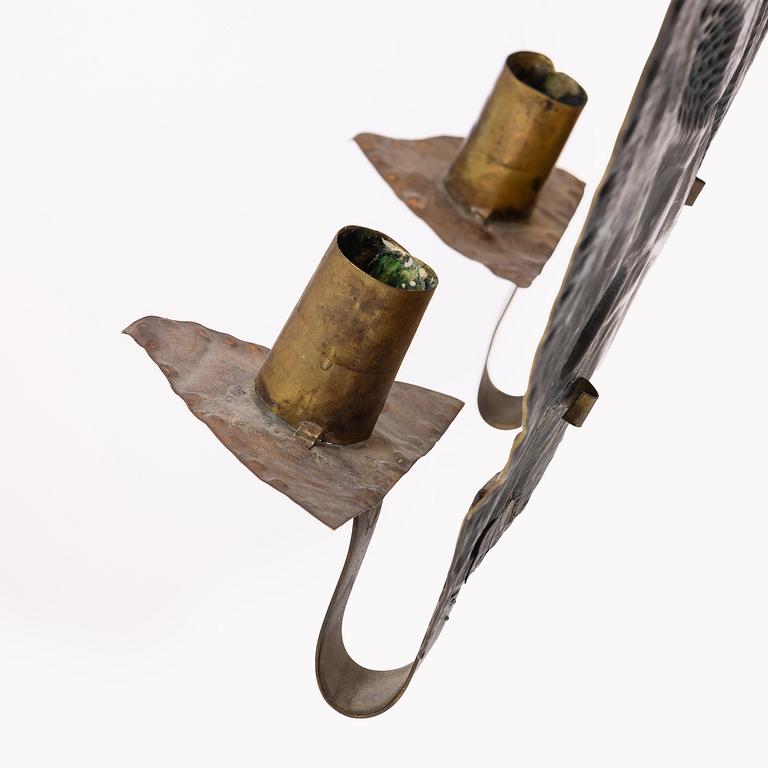 A pair of Baroque style light plates, 19th century.