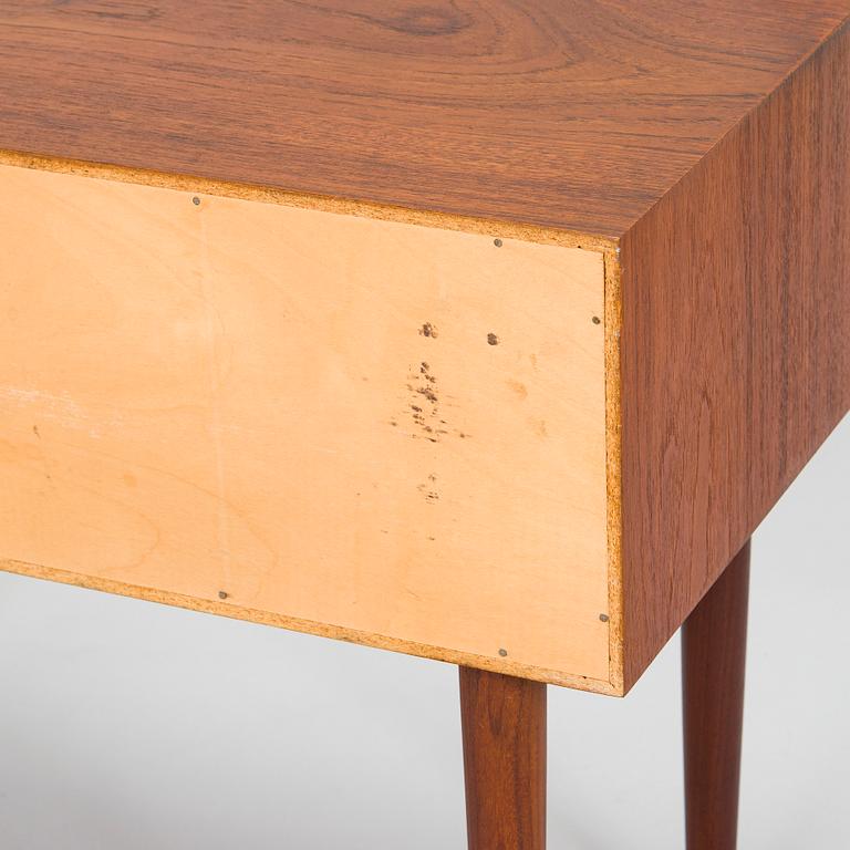 Byrå, teak, Danmark, 1900-talets mitt.