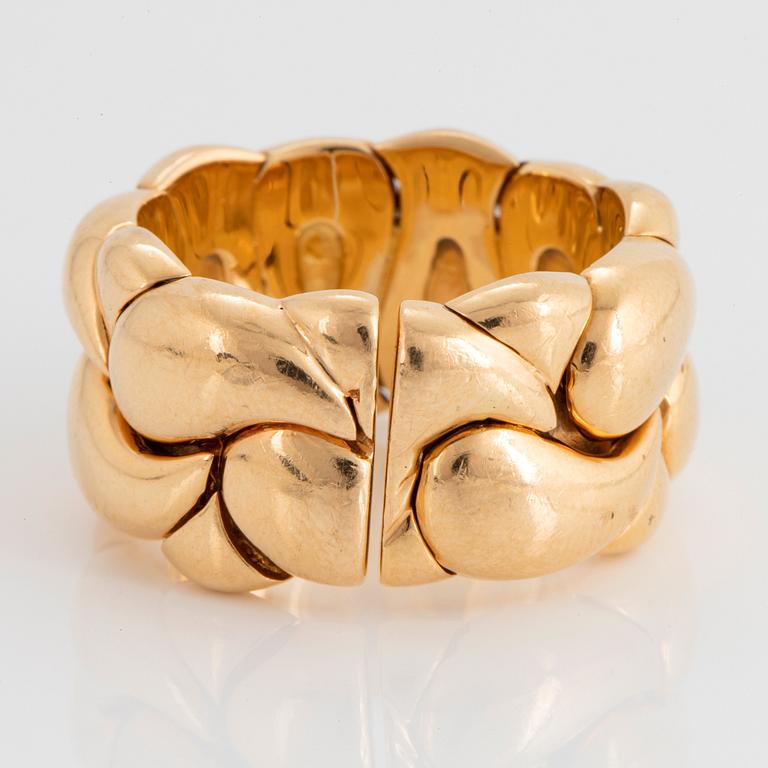 Chopard ring "Casmir" 18K guld med runda briljantslipade diamanter.