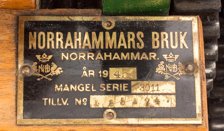 A CAST IRON MANGLE FROM NORRAHAMMARS BRUK, around 1900.