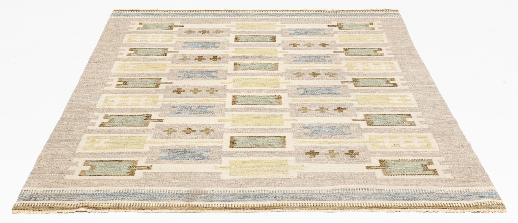 A carpet, flat weave, ca 243 x 172 cm. signed JLH (Jönköpings Läns Hemslöjd).